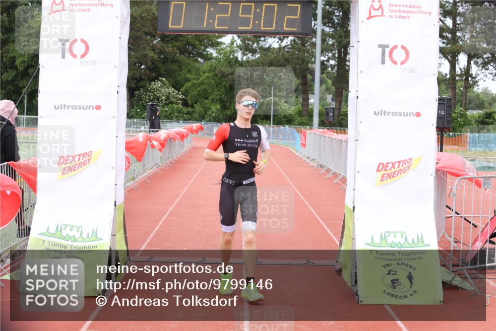 14.06.2026 - 7 Türme Triathlon Andreas Tolksdorf http://msf.ph/oto/9799146 14.06.2026 11:59:02 Ziel 413 meine-sportfotos.de