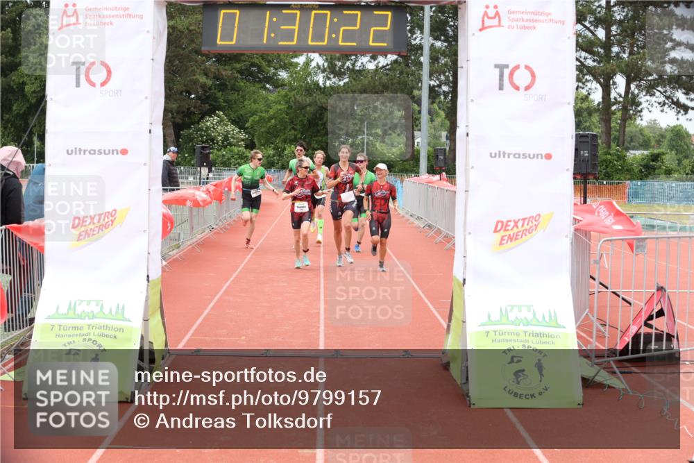 14.06.2026 - 7 Türme Triathlon Andreas Tolksdorf http://msf.ph/oto/9799157 14.06.2026 12:00:21 Ziel 450, 451, 452, 453, 475, 476, 477 meine-sportfotos.de