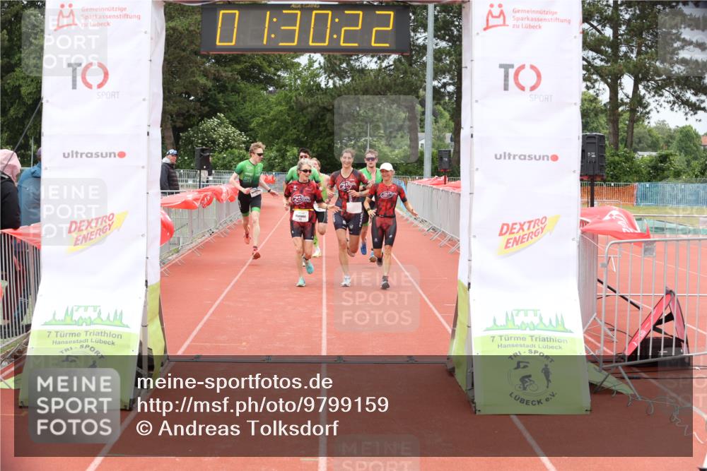 14.06.2026 - 7 Türme Triathlon Andreas Tolksdorf http://msf.ph/oto/9799159 14.06.2026 12:00:21 Ziel 450, 451, 452, 453, 475, 476, 477 meine-sportfotos.de