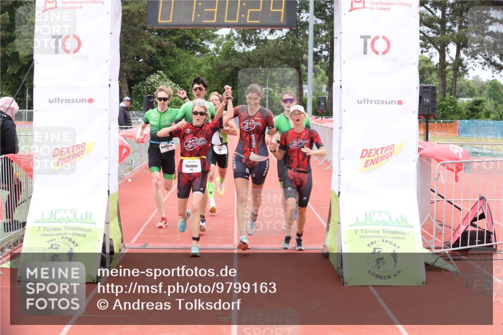 14.06.2026 - 7 Türme Triathlon Andreas Tolksdorf http://msf.ph/oto/9799163 14.06.2026 12:00:23 Ziel 450, 451, 452, 453, 475, 476, 477 meine-sportfotos.de