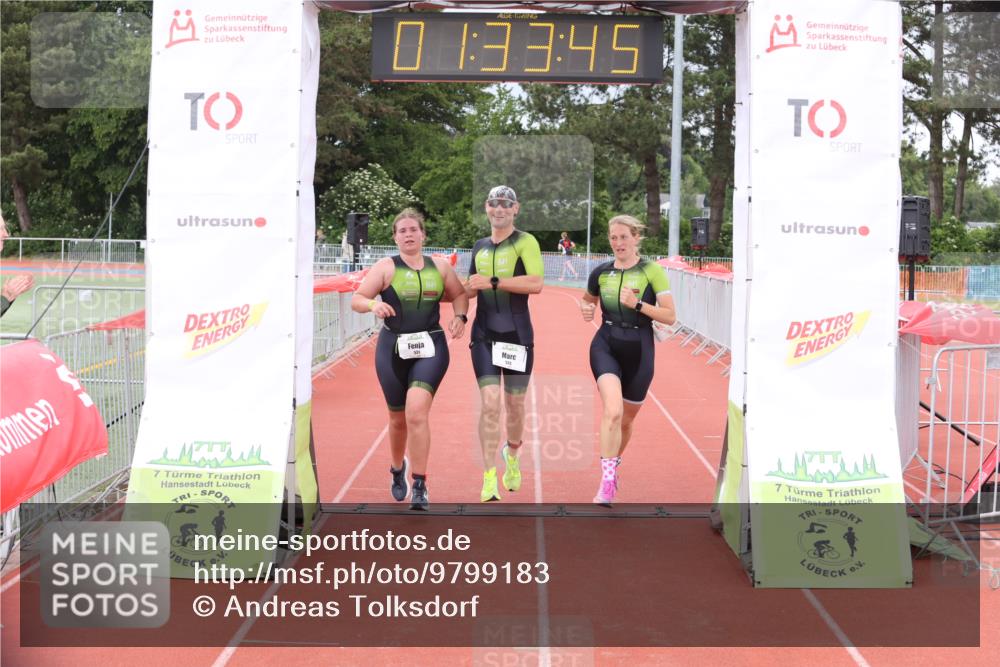 14.06.2026 - 7 Türme Triathlon Andreas Tolksdorf http://msf.ph/oto/9799183 14.06.2026 12:03:45 Ziel 531, 532, 533 meine-sportfotos.de