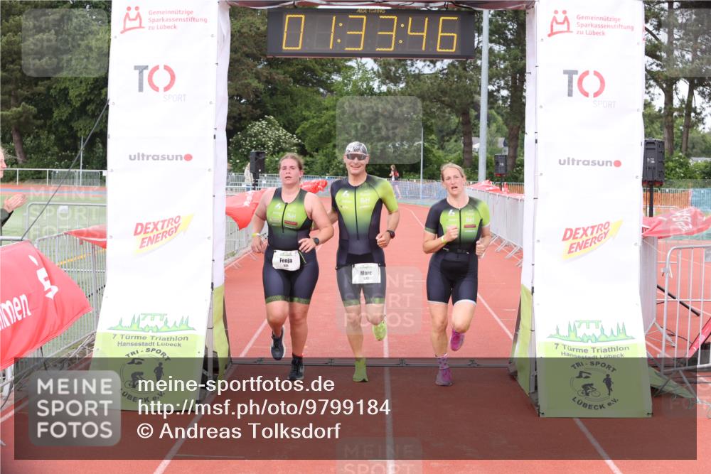 14.06.2026 - 7 Türme Triathlon Andreas Tolksdorf http://msf.ph/oto/9799184 14.06.2026 12:03:45 Ziel 531, 532, 533 meine-sportfotos.de