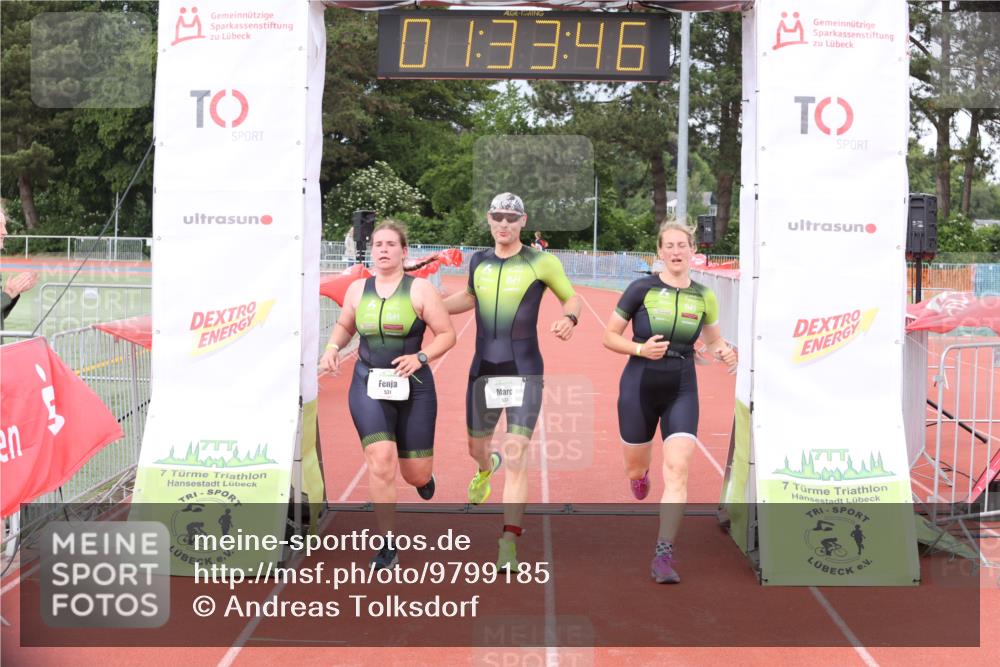 14.06.2026 - 7 Türme Triathlon Andreas Tolksdorf http://msf.ph/oto/9799185 14.06.2026 12:03:46 Ziel 531, 532, 533 meine-sportfotos.de