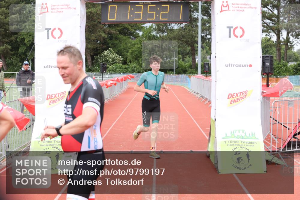 14.06.2026 - 7 Türme Triathlon Andreas Tolksdorf http://msf.ph/oto/9799197 14.06.2026 12:05:21 Ziel 454 meine-sportfotos.de