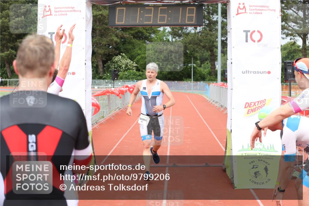14.06.2026 - 7 Türme Triathlon Andreas Tolksdorf http://msf.ph/oto/9799206 14.06.2026 12:06:17 Ziel 447 meine-sportfotos.de
