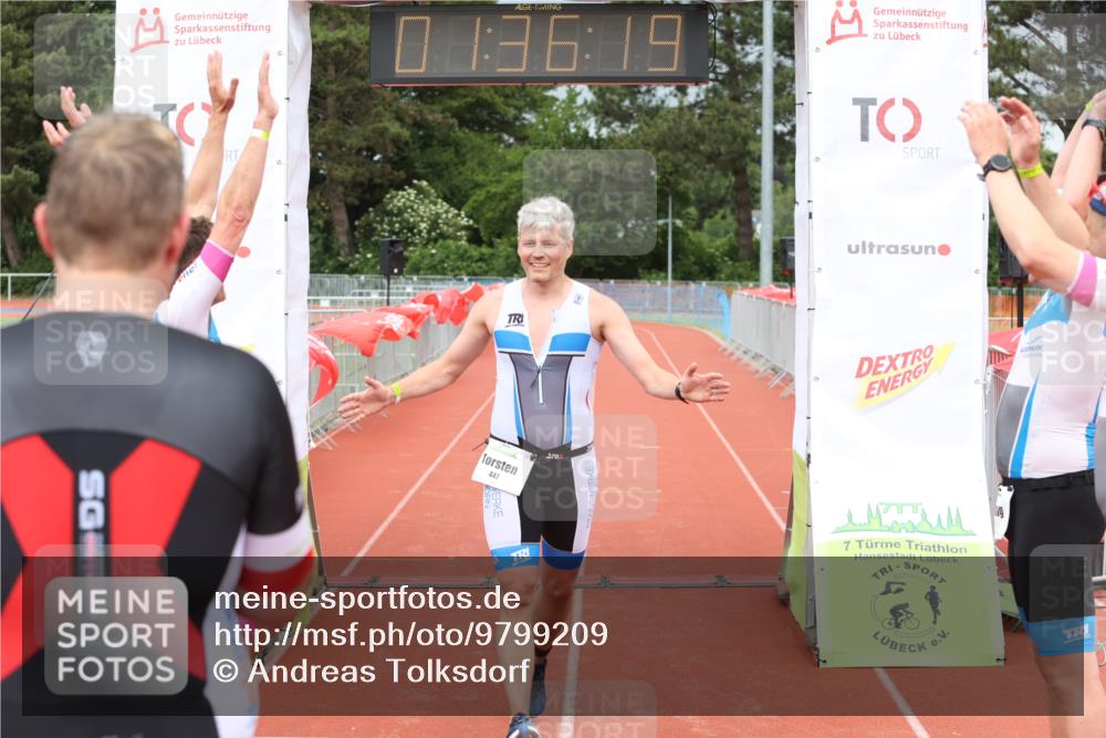 14.06.2026 - 7 Türme Triathlon Andreas Tolksdorf http://msf.ph/oto/9799209 14.06.2026 12:06:18 Ziel 447 meine-sportfotos.de