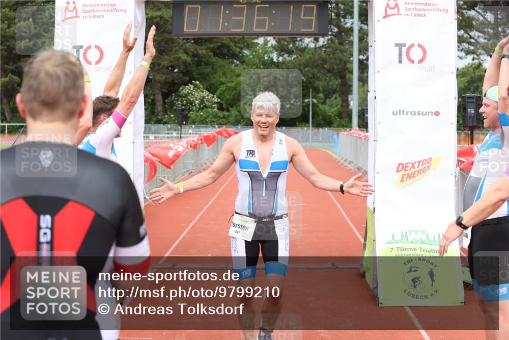 14.06.2026 - 7 Türme Triathlon Andreas Tolksdorf http://msf.ph/oto/9799210 14.06.2026 12:06:18 Ziel 447 meine-sportfotos.de
