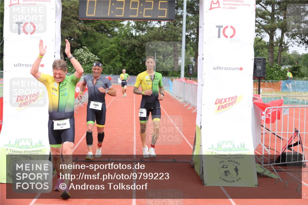 14.06.2026 - 7 Türme Triathlon Andreas Tolksdorf http://msf.ph/oto/9799223 14.06.2026 12:09:24 Ziel 460, 461, 463 meine-sportfotos.de