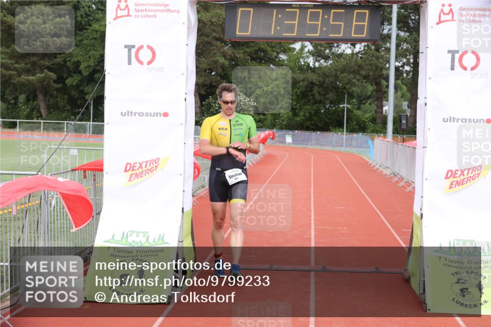 14.06.2026 - 7 Türme Triathlon Andreas Tolksdorf http://msf.ph/oto/9799233 14.06.2026 12:09:57 Ziel 464 meine-sportfotos.de