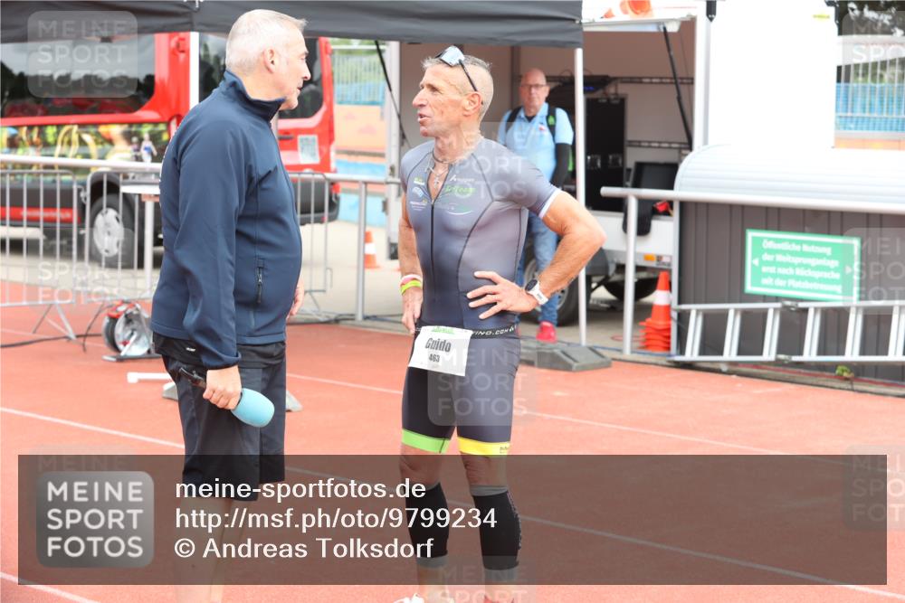 14.06.2026 - 7 Türme Triathlon Andreas Tolksdorf http://msf.ph/oto/9799234 14.06.2026 12:10:41 Ziel  meine-sportfotos.de