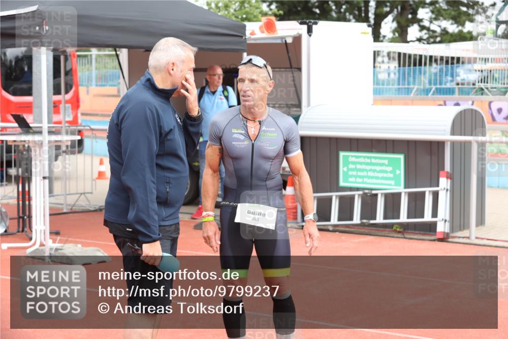 14.06.2026 - 7 Türme Triathlon Andreas Tolksdorf http://msf.ph/oto/9799237 14.06.2026 12:10:50 Ziel  meine-sportfotos.de
