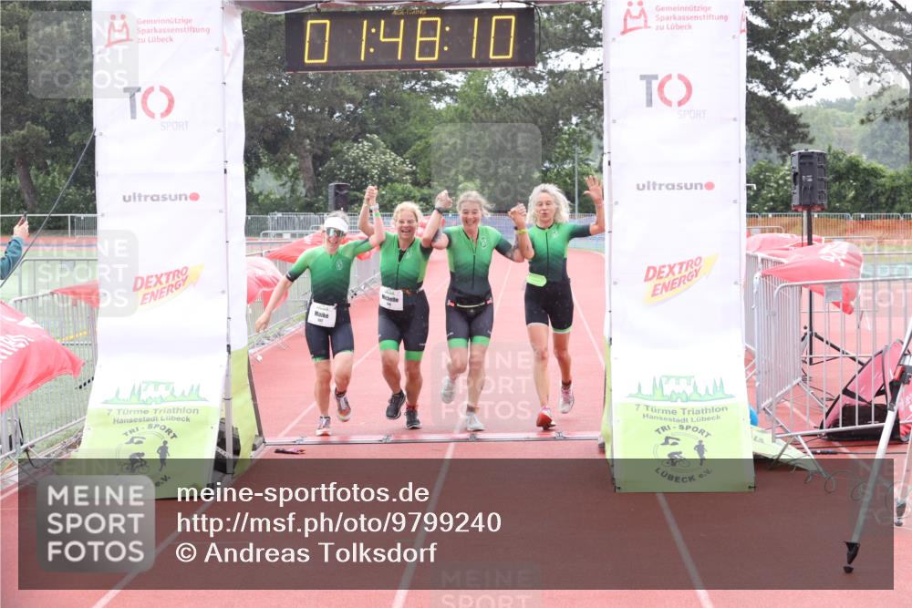 14.06.2026 - 7 Türme Triathlon Andreas Tolksdorf http://msf.ph/oto/9799240 14.06.2026 12:18:10 Ziel 499, 500, 501, 502 meine-sportfotos.de