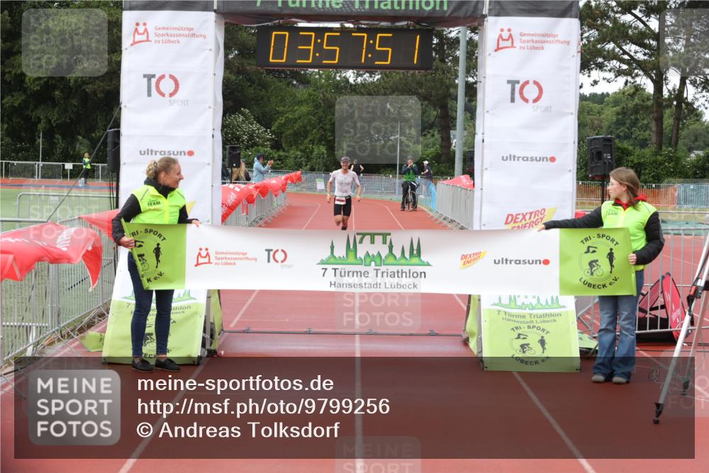 14.06.2026 - 7 Türme Triathlon Andreas Tolksdorf http://msf.ph/oto/9799256 14.06.2026 14:57:50 Ziel 805 meine-sportfotos.de