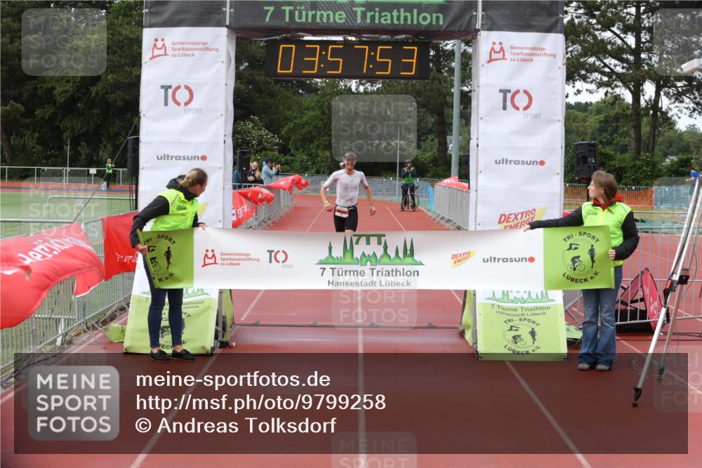 14.06.2026 - 7 Türme Triathlon Andreas Tolksdorf http://msf.ph/oto/9799258 14.06.2026 14:57:52 Ziel 805 meine-sportfotos.de