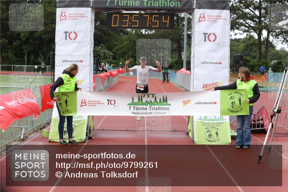 14.06.2026 - 7 Türme Triathlon Andreas Tolksdorf http://msf.ph/oto/9799261 14.06.2026 14:57:53 Ziel 805 meine-sportfotos.de