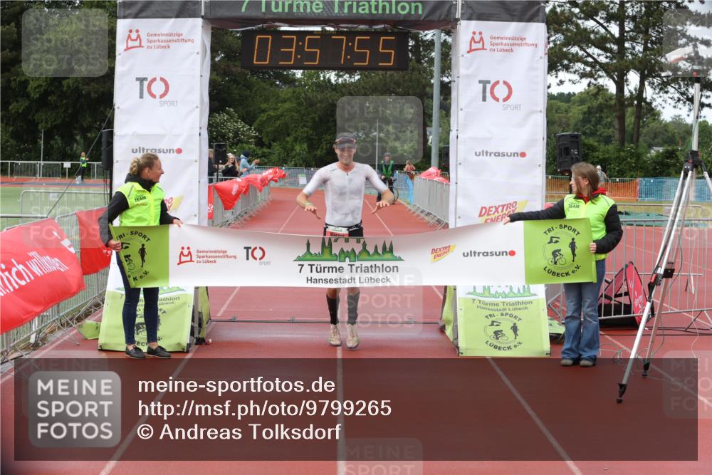14.06.2026 - 7 Türme Triathlon Andreas Tolksdorf http://msf.ph/oto/9799265 14.06.2026 14:57:54 Ziel 805 meine-sportfotos.de