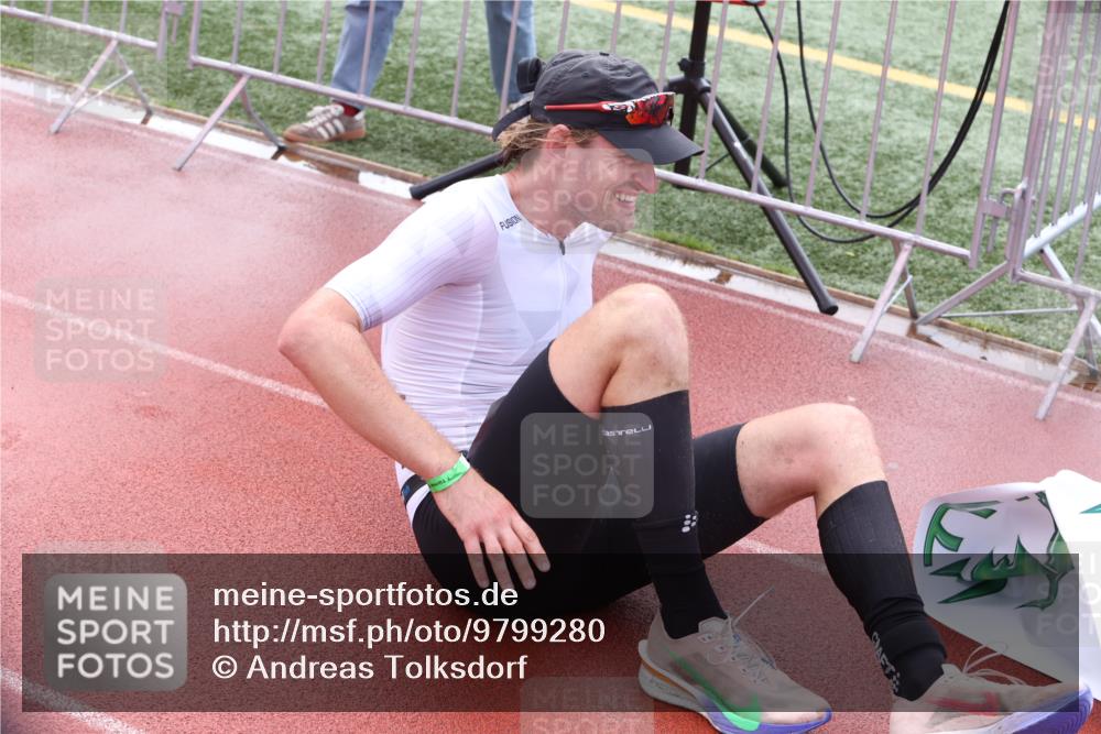 14.06.2026 - 7 Türme Triathlon Andreas Tolksdorf http://msf.ph/oto/9799280 14.06.2026 14:58:17 Ziel  meine-sportfotos.de
