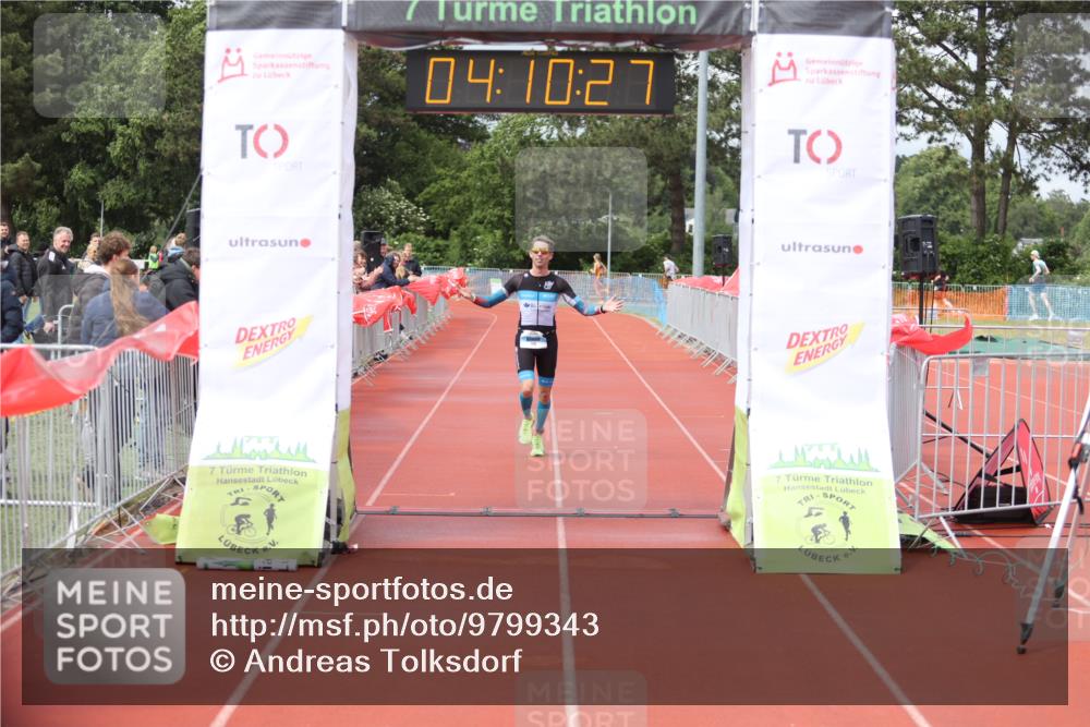 14.06.2026 - 7 Türme Triathlon Andreas Tolksdorf http://msf.ph/oto/9799343 14.06.2026 15:10:25 Ziel 1136 meine-sportfotos.de