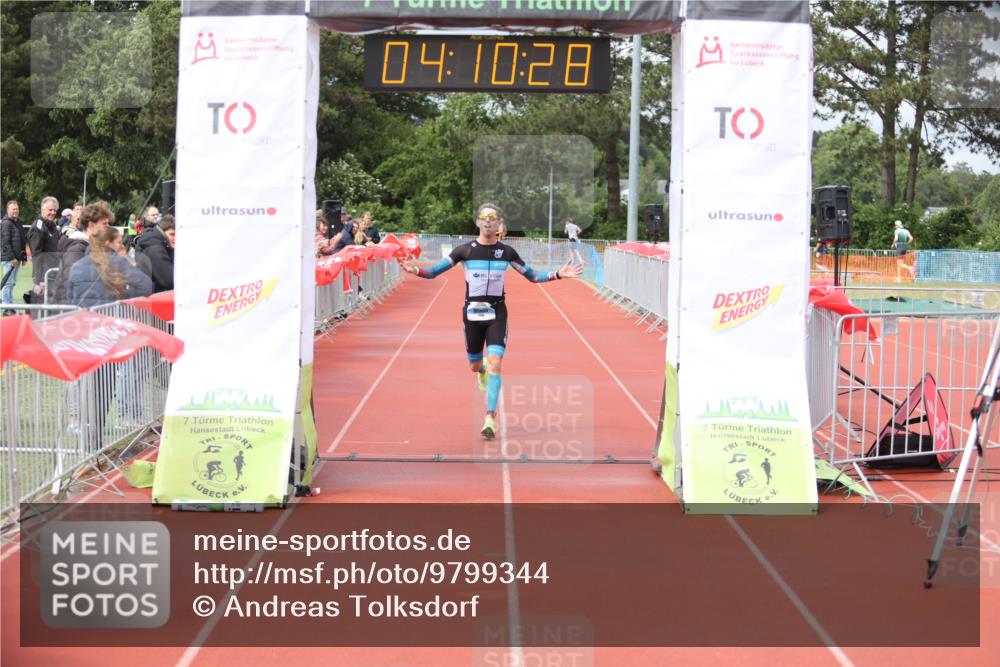 14.06.2026 - 7 Türme Triathlon Andreas Tolksdorf http://msf.ph/oto/9799344 14.06.2026 15:10:26 Ziel 1136 meine-sportfotos.de
