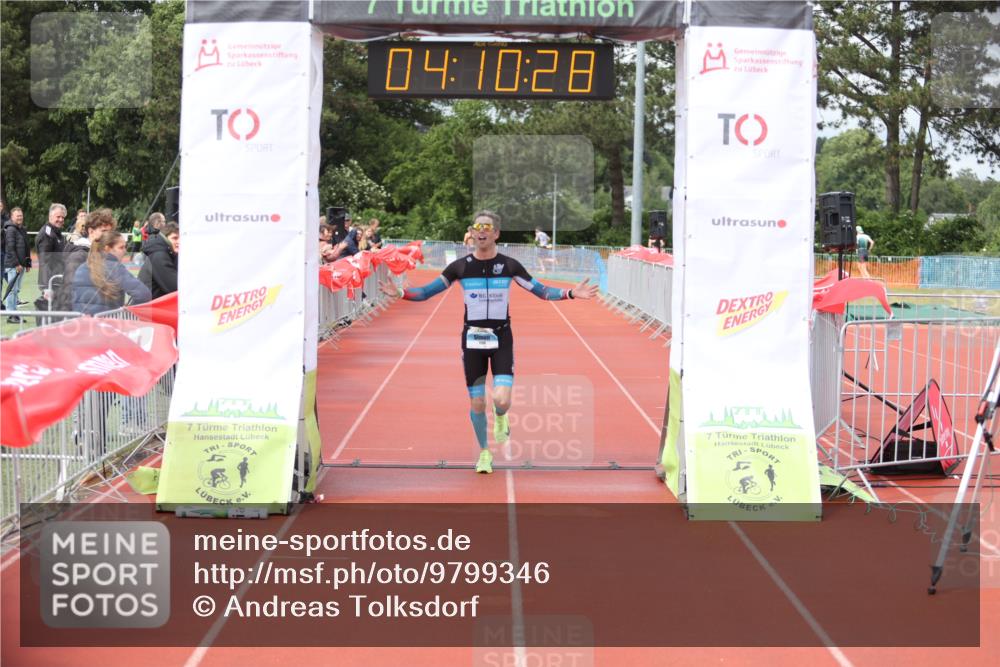 14.06.2026 - 7 Türme Triathlon Andreas Tolksdorf http://msf.ph/oto/9799346 14.06.2026 15:10:27 Ziel 1136 meine-sportfotos.de