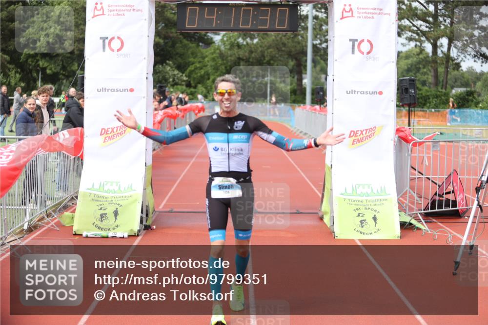 14.06.2026 - 7 Türme Triathlon Andreas Tolksdorf http://msf.ph/oto/9799351 14.06.2026 15:10:28 Ziel 1136 meine-sportfotos.de
