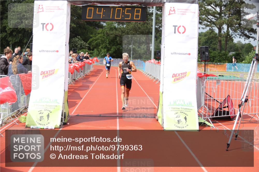 14.06.2026 - 7 Türme Triathlon Andreas Tolksdorf http://msf.ph/oto/9799363 14.06.2026 15:10:56 Ziel 931, 1042 meine-sportfotos.de