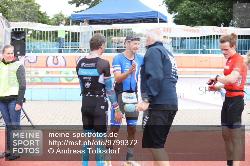 14.06.2026 - 7 Türme Triathlon Andreas Tolksdorf http://msf.ph/oto/9799372 14.06.2026 15:11:54 Ziel  meine-sportfotos.de