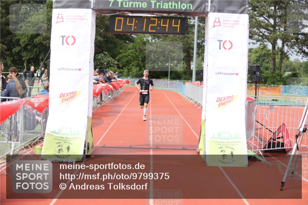 14.06.2026 - 7 Türme Triathlon Andreas Tolksdorf http://msf.ph/oto/9799375 14.06.2026 15:12:44 Ziel 757 meine-sportfotos.de