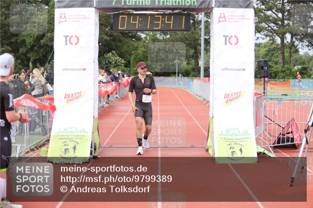 14.06.2026 - 7 Türme Triathlon Andreas Tolksdorf http://msf.ph/oto/9799389 14.06.2026 15:13:39 Ziel 924 meine-sportfotos.de