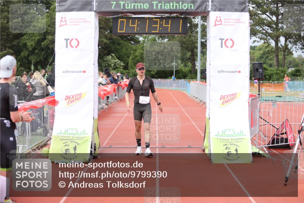 14.06.2026 - 7 Türme Triathlon Andreas Tolksdorf http://msf.ph/oto/9799390 14.06.2026 15:13:39 Ziel 924 meine-sportfotos.de