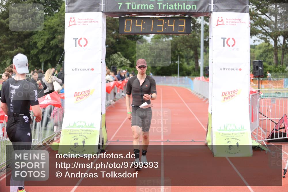 14.06.2026 - 7 Türme Triathlon Andreas Tolksdorf http://msf.ph/oto/9799393 14.06.2026 15:13:41 Ziel 924 meine-sportfotos.de
