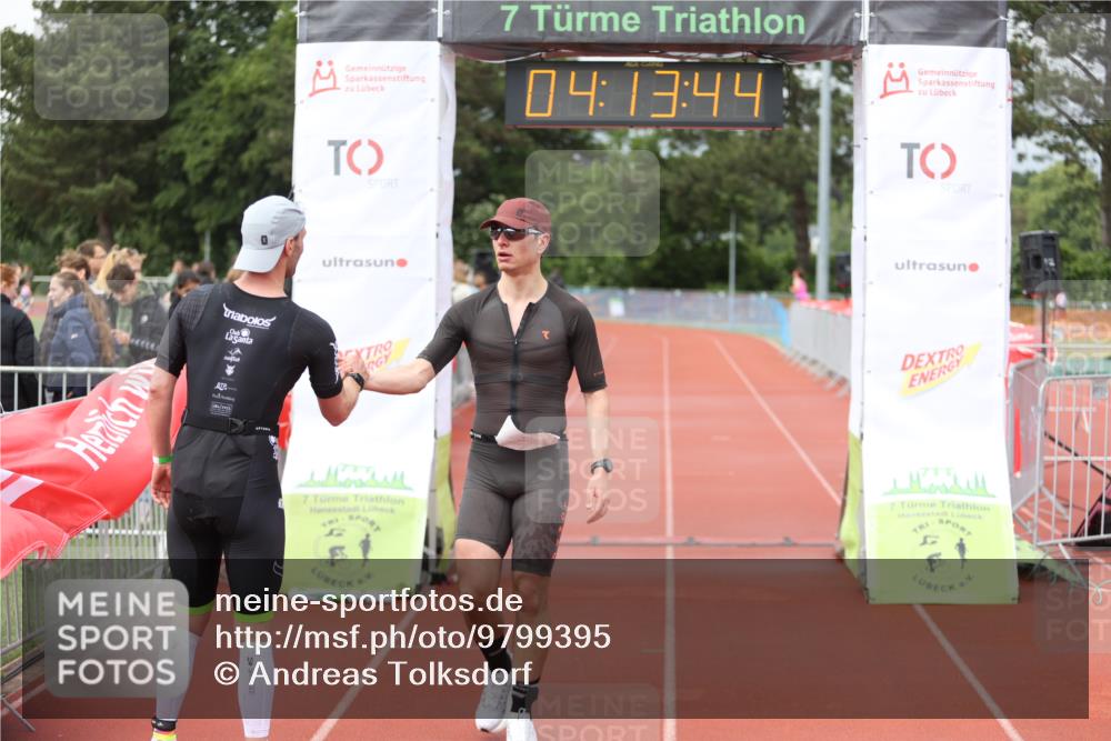 14.06.2026 - 7 Türme Triathlon Andreas Tolksdorf http://msf.ph/oto/9799395 14.06.2026 15:13:43 Ziel 924 meine-sportfotos.de