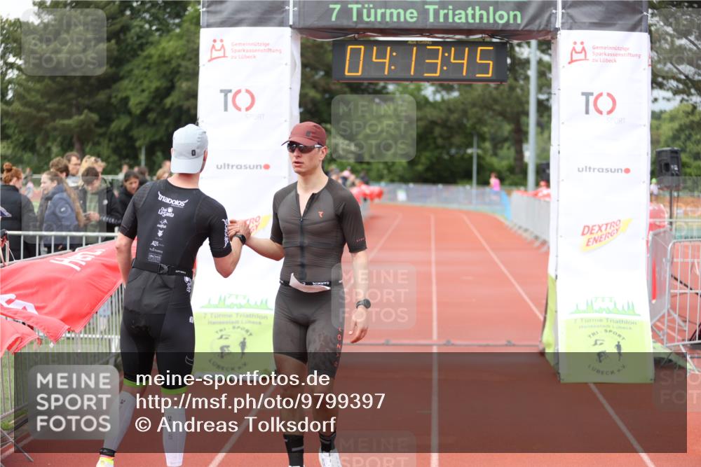 14.06.2026 - 7 Türme Triathlon Andreas Tolksdorf http://msf.ph/oto/9799397 14.06.2026 15:13:43 Ziel 924 meine-sportfotos.de