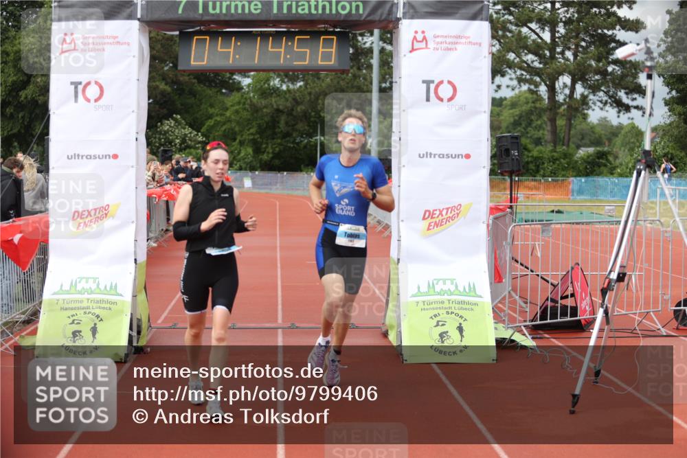 14.06.2026 - 7 Türme Triathlon Andreas Tolksdorf http://msf.ph/oto/9799406 14.06.2026 15:14:57 Ziel 957, 1103 meine-sportfotos.de