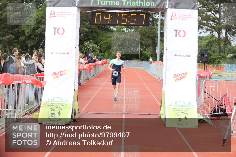 14.06.2026 - 7 Türme Triathlon Andreas Tolksdorf http://msf.ph/oto/9799407 14.06.2026 15:15:56 Ziel 1006 meine-sportfotos.de