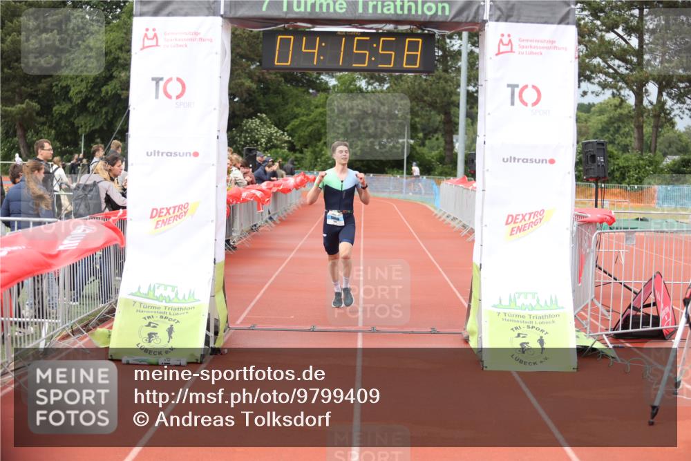 14.06.2026 - 7 Türme Triathlon Andreas Tolksdorf http://msf.ph/oto/9799409 14.06.2026 15:15:56 Ziel 1006 meine-sportfotos.de