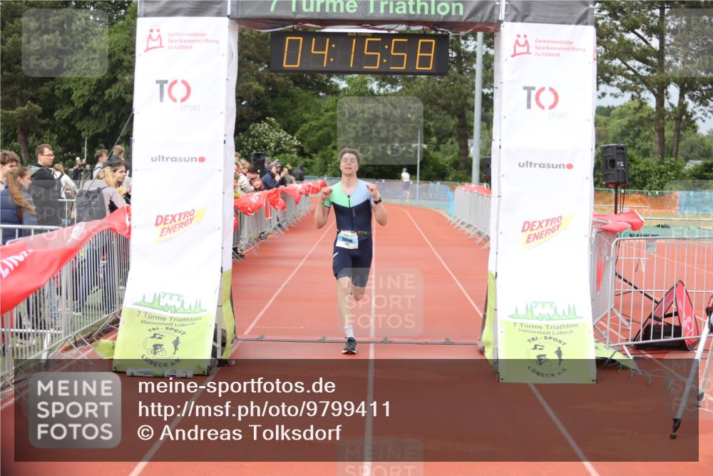 14.06.2026 - 7 Türme Triathlon Andreas Tolksdorf http://msf.ph/oto/9799411 14.06.2026 15:15:57 Ziel 1006 meine-sportfotos.de