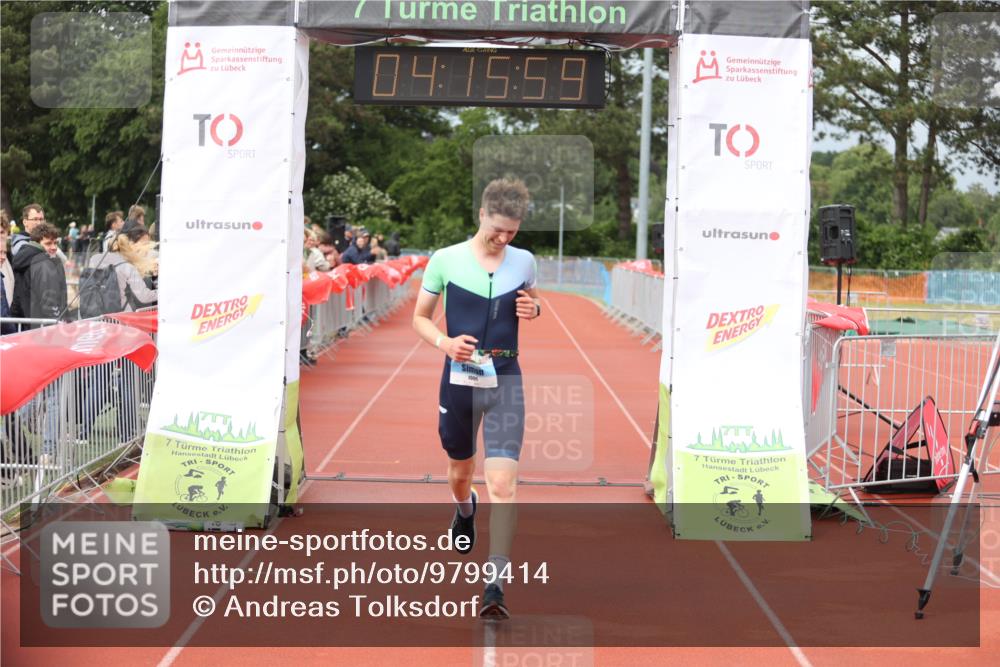 14.06.2026 - 7 Türme Triathlon Andreas Tolksdorf http://msf.ph/oto/9799414 14.06.2026 15:15:58 Ziel 1006 meine-sportfotos.de