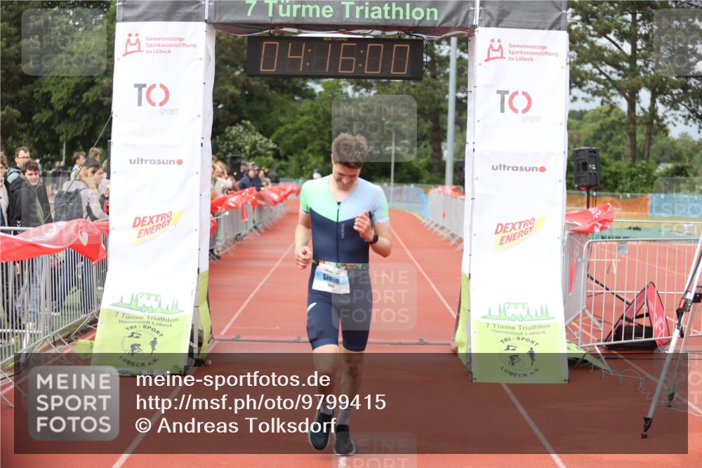 14.06.2026 - 7 Türme Triathlon Andreas Tolksdorf http://msf.ph/oto/9799415 14.06.2026 15:15:58 Ziel 1006 meine-sportfotos.de