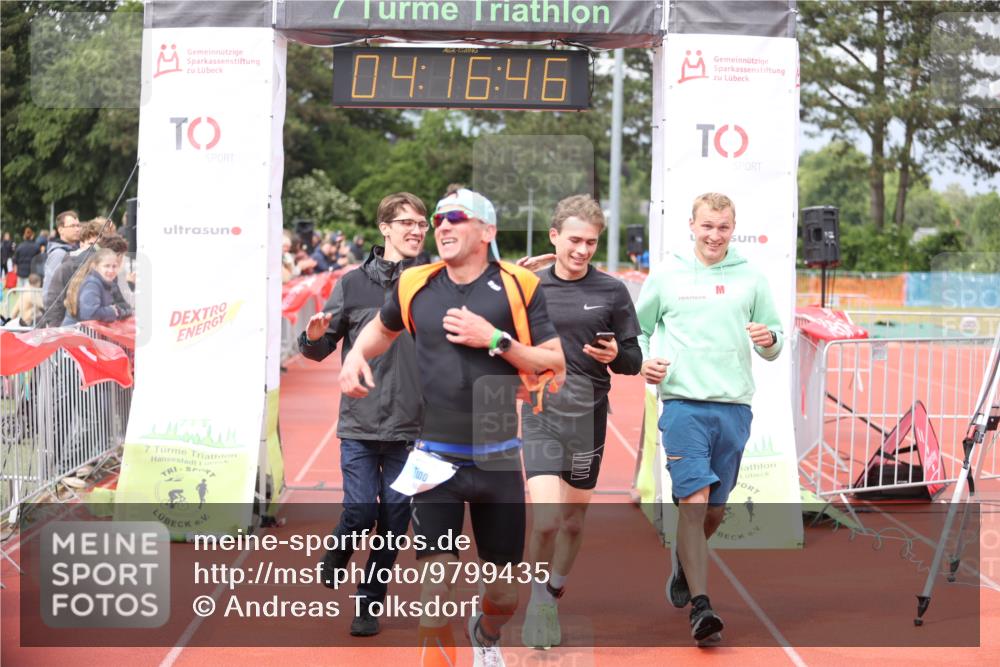 14.06.2026 - 7 Türme Triathlon Andreas Tolksdorf http://msf.ph/oto/9799435 14.06.2026 15:16:45 Ziel 689, 1088, 1144 meine-sportfotos.de