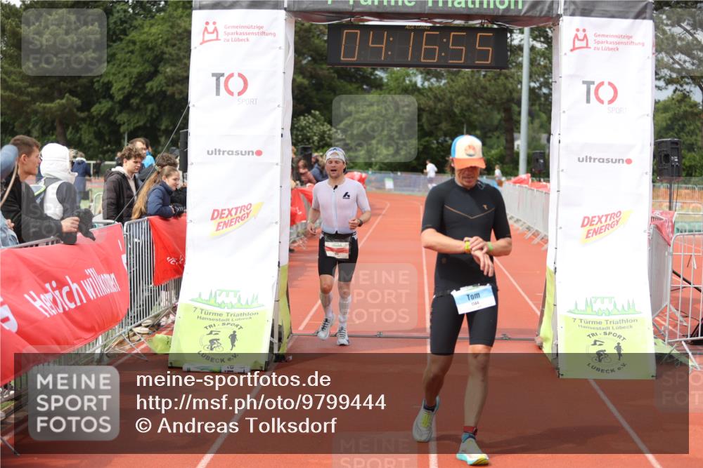 14.06.2026 - 7 Türme Triathlon Andreas Tolksdorf http://msf.ph/oto/9799444 14.06.2026 15:16:54 Ziel 877, 1144 meine-sportfotos.de