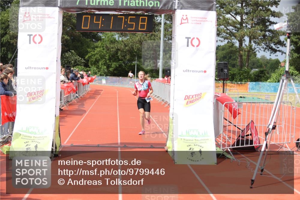 14.06.2026 - 7 Türme Triathlon Andreas Tolksdorf http://msf.ph/oto/9799446 14.06.2026 15:17:57 Ziel 976 meine-sportfotos.de