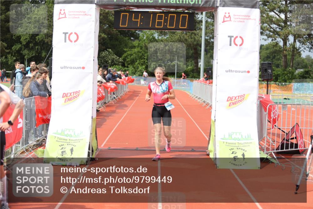 14.06.2026 - 7 Türme Triathlon Andreas Tolksdorf http://msf.ph/oto/9799449 14.06.2026 15:17:58 Ziel 976 meine-sportfotos.de