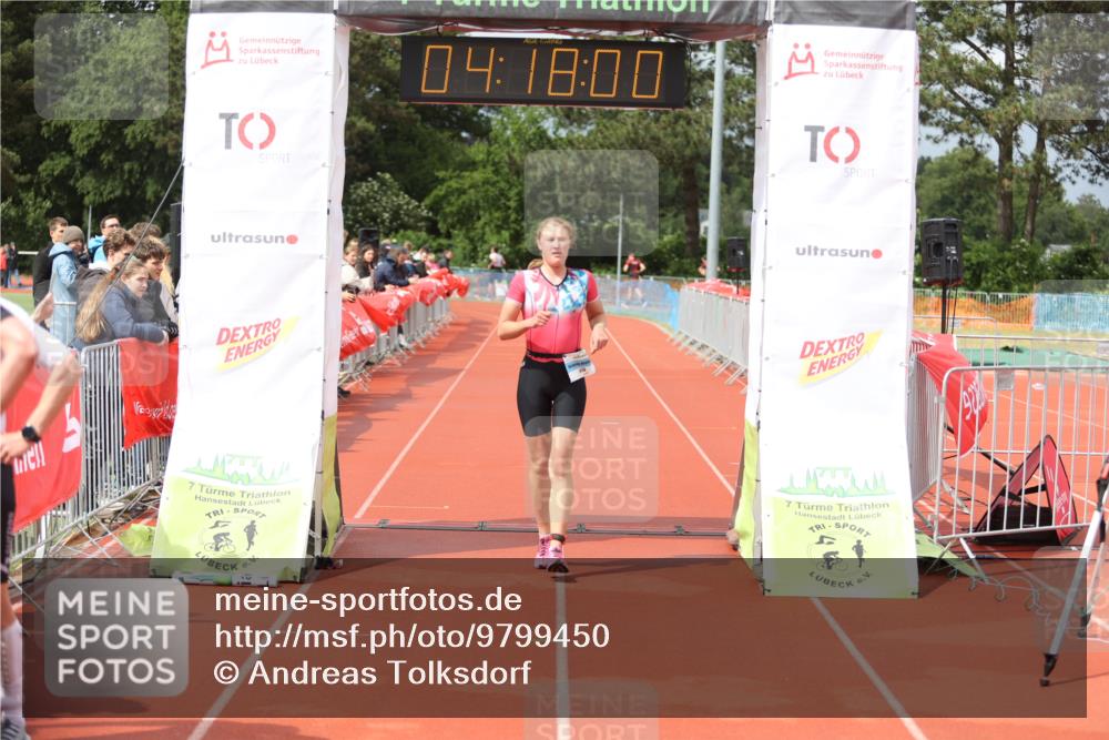 14.06.2026 - 7 Türme Triathlon Andreas Tolksdorf http://msf.ph/oto/9799450 14.06.2026 15:17:58 Ziel 976 meine-sportfotos.de
