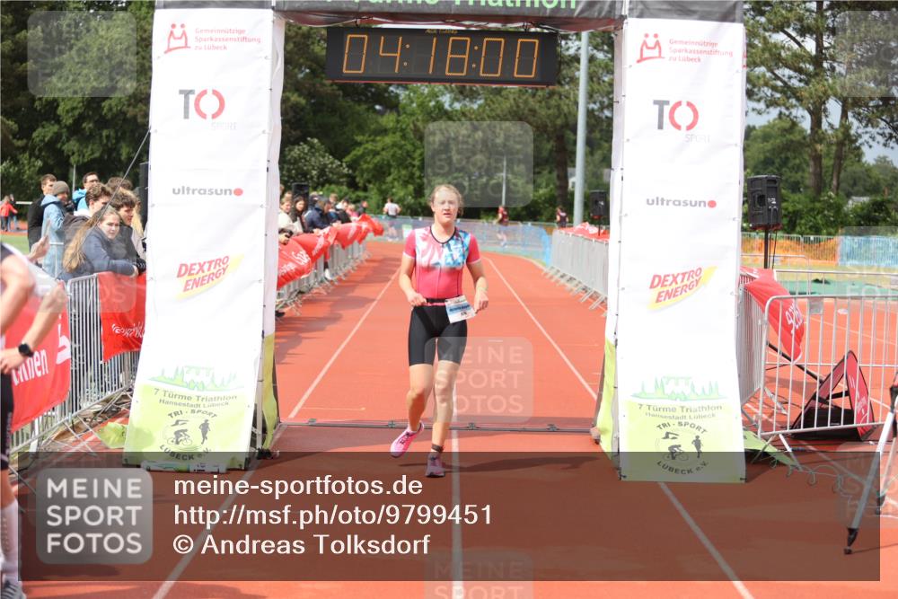 14.06.2026 - 7 Türme Triathlon Andreas Tolksdorf http://msf.ph/oto/9799451 14.06.2026 15:17:59 Ziel 976 meine-sportfotos.de