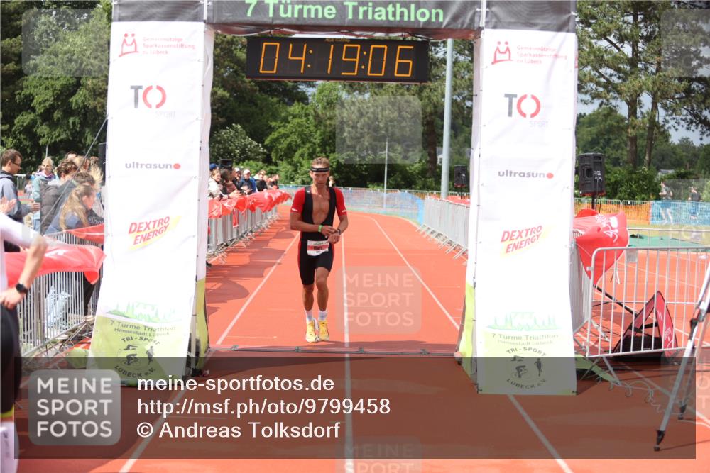14.06.2026 - 7 Türme Triathlon Andreas Tolksdorf http://msf.ph/oto/9799458 14.06.2026 15:19:04 Ziel 863 meine-sportfotos.de