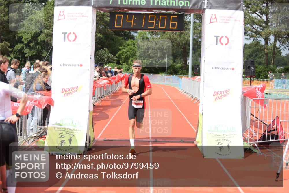 14.06.2026 - 7 Türme Triathlon Andreas Tolksdorf http://msf.ph/oto/9799459 14.06.2026 15:19:04 Ziel 863 meine-sportfotos.de