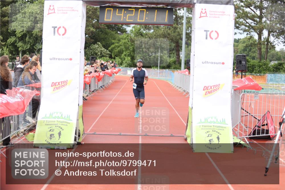 14.06.2026 - 7 Türme Triathlon Andreas Tolksdorf http://msf.ph/oto/9799471 14.06.2026 15:20:09 Ziel 942 meine-sportfotos.de