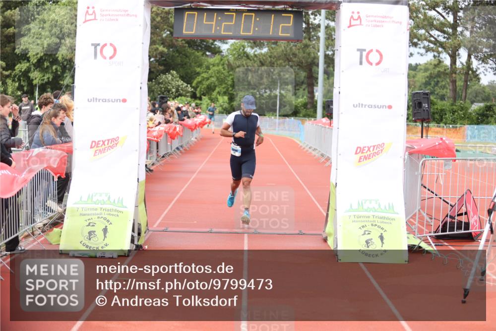 14.06.2026 - 7 Türme Triathlon Andreas Tolksdorf http://msf.ph/oto/9799473 14.06.2026 15:20:10 Ziel 942 meine-sportfotos.de