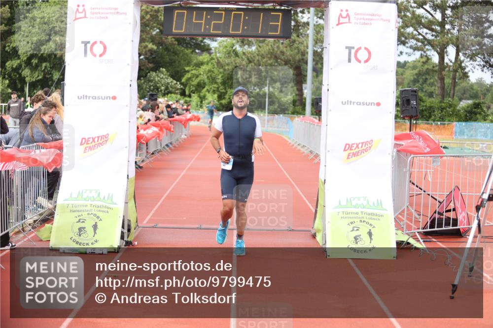 14.06.2026 - 7 Türme Triathlon Andreas Tolksdorf http://msf.ph/oto/9799475 14.06.2026 15:20:11 Ziel 942 meine-sportfotos.de